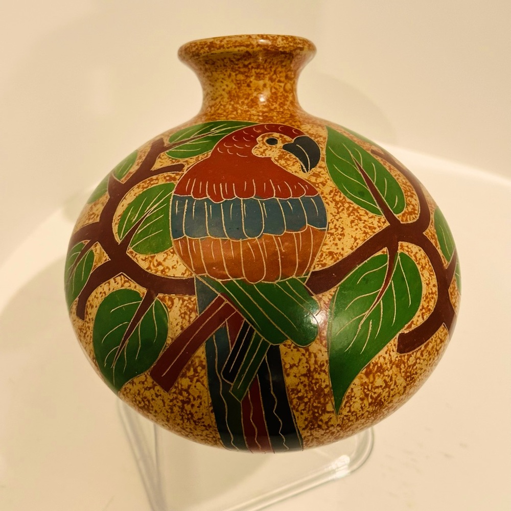 Nicaraguan Handmade Clay Tuocan Lay-Vase Unique signed (004990)